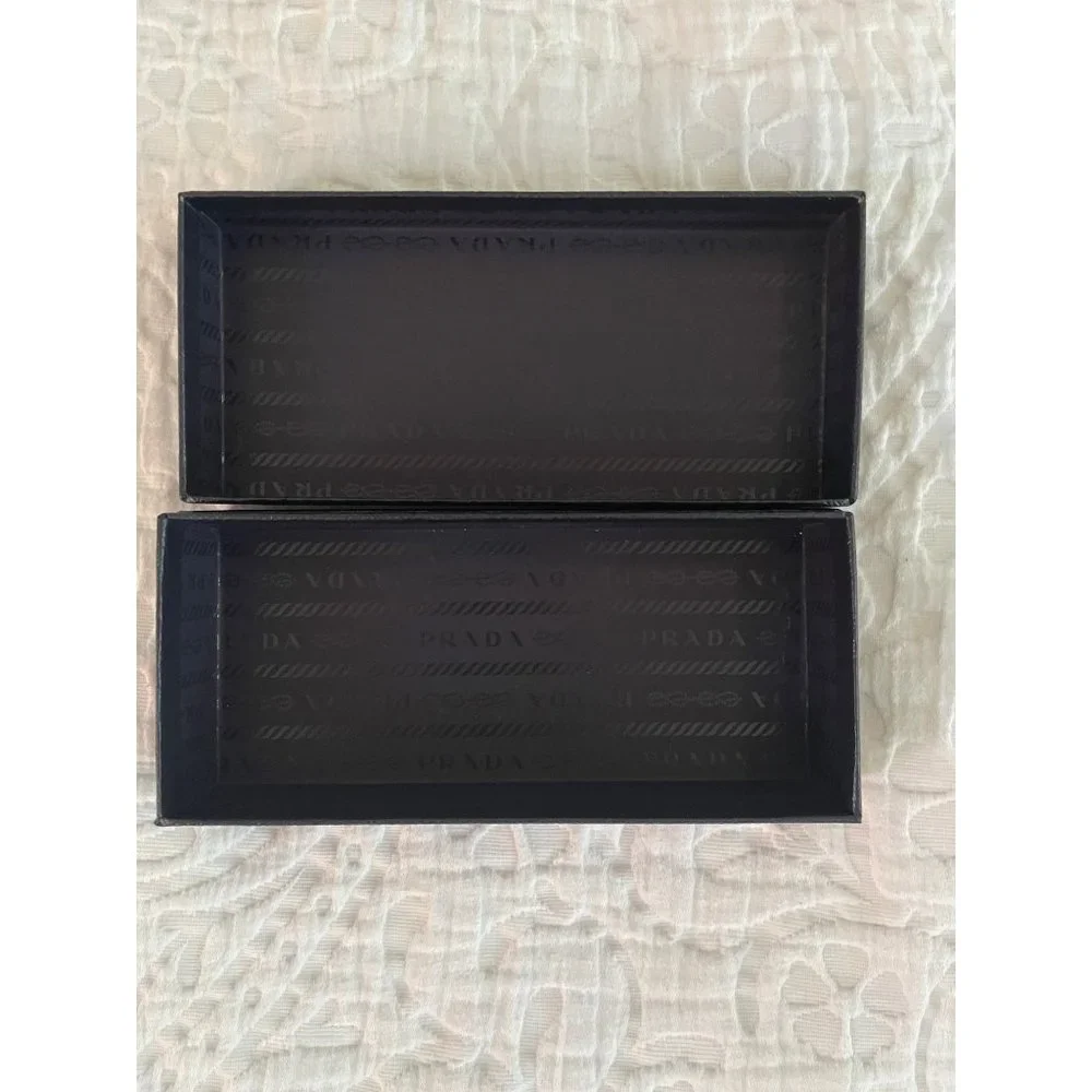 Prada box - Picture 2 of 3